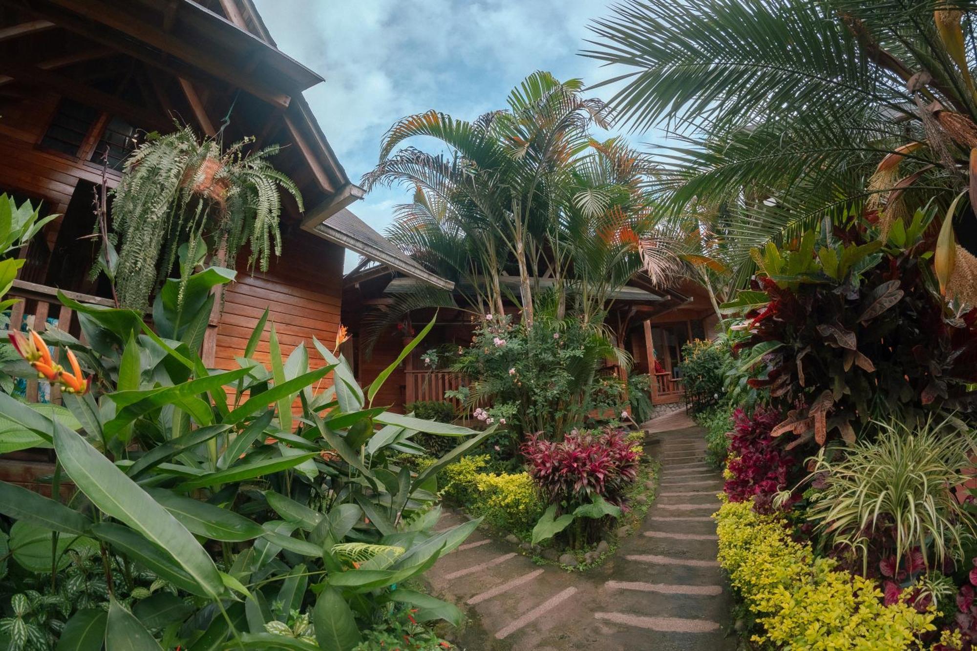 Sisakuna Lodge Mindo Exterior photo